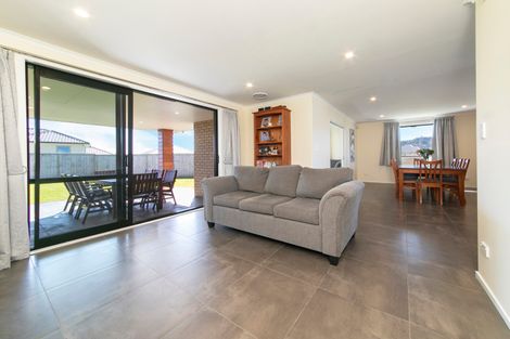 Photo of property in 8 Remana Crescent, Huapai, Kumeu, 0810