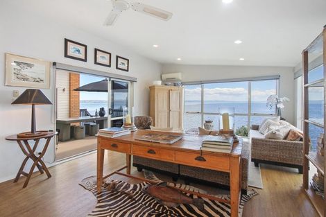 Photo of property in 16a Crispe Road, Clarks Beach, 2122