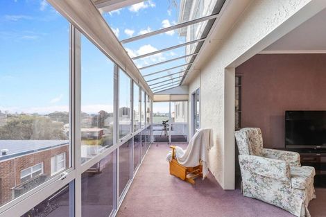 Photo of property in 3/422 Devon Street West, Lynmouth, New Plymouth, 4310