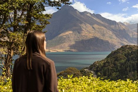 Photo of property in 30a Mackinnon Terrace, Sunshine Bay, Queenstown, 9300
