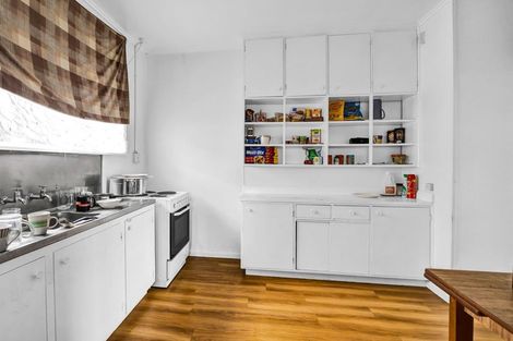 Photo of property in 210 South Road, Hawera, 4610