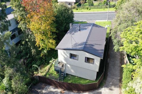 Photo of property in 1/3 Flavia Close, Torbay, Auckland, 0630