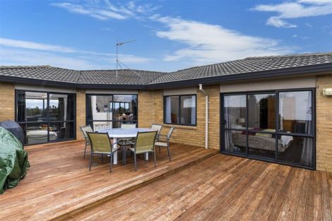 Photo of property in 45 Fleetwood Drive, Henderson, Auckland, 0612