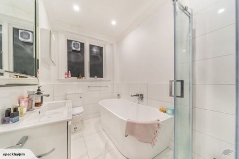 Photo of property in 3/246 Oriental Parade, Oriental Bay, Wellington, 6011