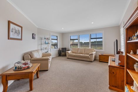 Photo of property in 10 Ta Paora Drive, Bell Block, New Plymouth, 4312