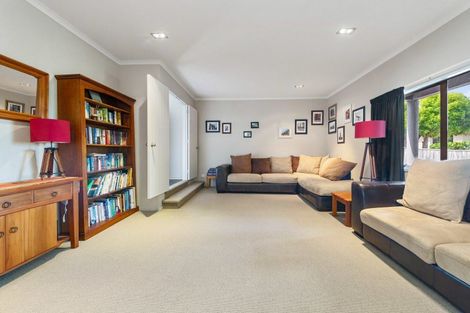 Photo of property in 20b Grand Vue Road, Kawaha Point, Rotorua, 3010