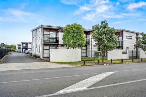 Photo of property in 1/69 Mckenzie Road, Mangere Bridge, Auckland, 2022