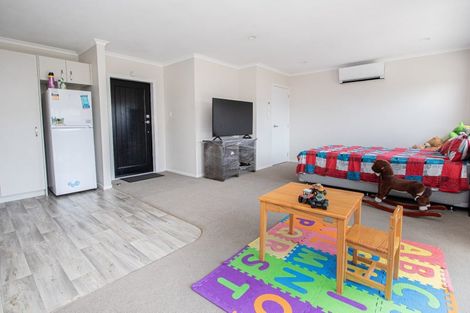 Photo of property in 9u2 Heath Street, Saint Andrews, Hamilton, 3200