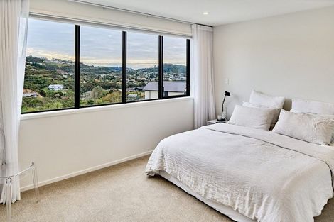 Photo of property in 33 Holystone Road, Whitby, Porirua, 5024