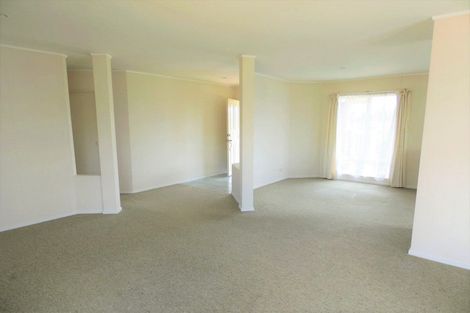 Photo of property in 72 Kingdale Road, Henderson, Auckland, 0610
