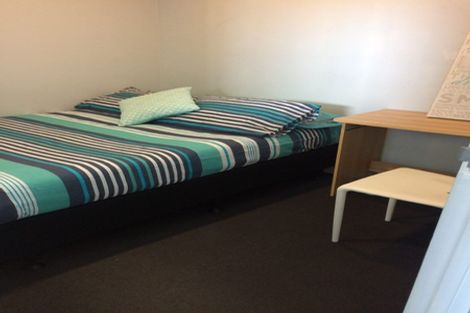 Photo of property in 26 Crompton Road, Massey, Auckland, 0614