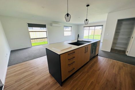 Photo of property in 32 Eileen Way, Rolleston, 7615