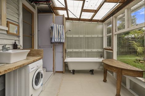 Photo of property in 50 Roberts Road, Te Atatu South, Auckland, 0610