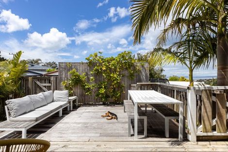 Photo of property in 5/254 Glenvar Road, Torbay, Auckland, 0630