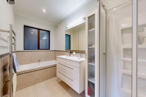 Photo of property in 60 Satara Crescent, Khandallah, Wellington, 6035