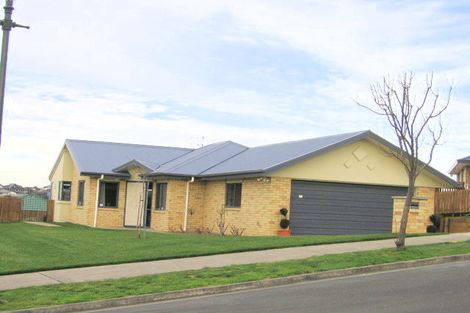 Photo of property in 11 Highbury Place, Nawton, Hamilton, 3200