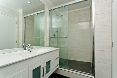 Photo of property in 8 Longwood Place, Forrest Hill, Auckland, 0620