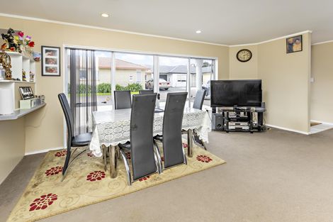 Photo of property in 2/47 Great South Road, Manurewa, Auckland, 2102