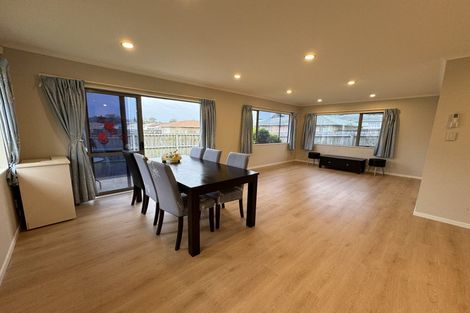 Photo of property in 37 Clover Drive, Henderson, Auckland, 0610