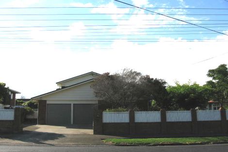 Photo of property in 113 Golf Road, New Lynn, Auckland, 0600
