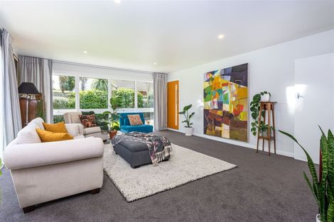 Photo of property in 10 Ladbrokes Place, Fendalton, Christchurch, 8052