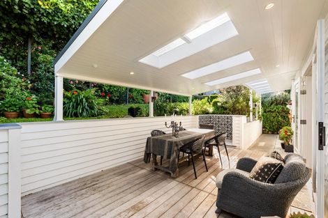 Photo of property in 14 Corry Avenue, Bluff Hill, Napier, 4110