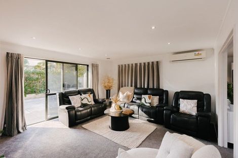 Photo of property in 9 Aspen Way, Kelvin Grove, Palmerston North, 4414