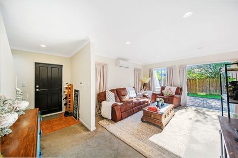 Photo of property in 2/363 Pakuranga Road, Pakuranga Heights, Auckland, 2010