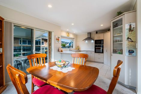 Photo of property in 15 Alice Avenue, Orewa, 0931