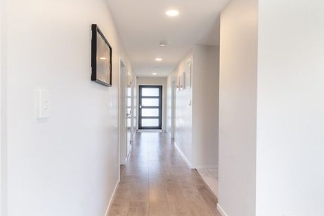 Photo of property in 17 Sapwood Crescent, Takanini, 2110