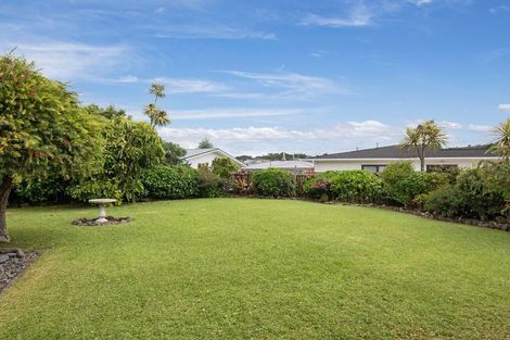 Photo of property in 12 Windsor Avenue, Waikanae, 5036