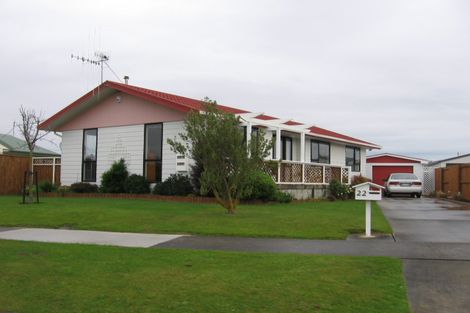 Photo of property in 22 Peppertree Glade, Kelvin Grove, Palmerston North, 4414