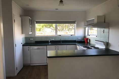 Photo of property in 8 Dennis Road, Papatoetoe, Auckland, 2025