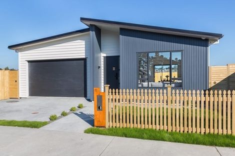 Photo of property in 42 Schoolside Road, Kumeu, 0810
