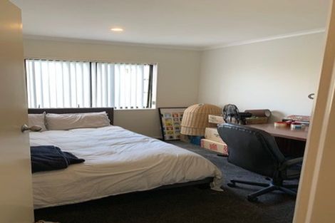 Photo of property in 3/17 Harbour View Road, Te Atatu Peninsula, Auckland, 0610