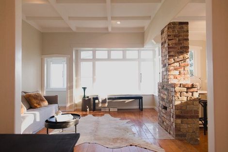 Photo of property in 112 Queen Street, Northcote Point, Auckland, 0627