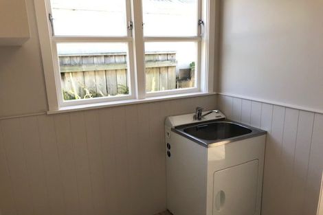 Photo of property in 27 Hautana Square, Woburn, Lower Hutt, 5010