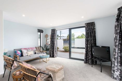 Photo of property in 72a Wilsons Road, Saint Martins, Christchurch, 8022