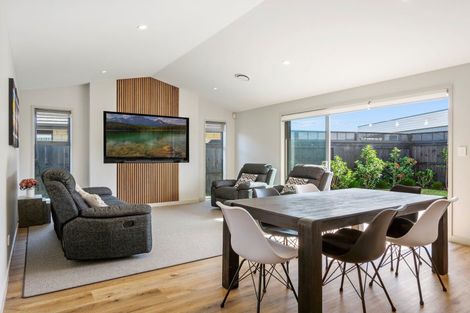 Photo of property in 3 Raiha Street, Papamoa Beach, Papamoa, 3118