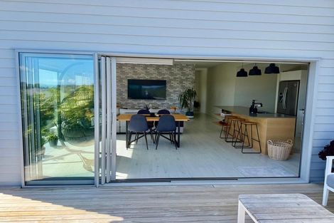 Photo of property in 25 Woodridge Drive, Stanmore Bay, Whangaparaoa, 0932