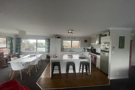 Photo of property in 32 Coronation Road, Hillcrest, Auckland, 0627