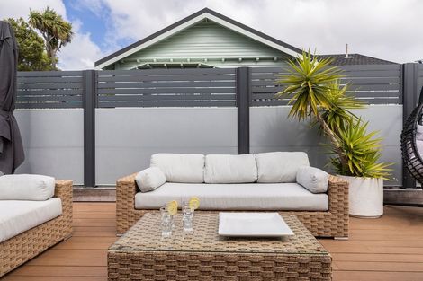 Photo of property in 39b Braithwaite Street, Karori, Wellington, 6012