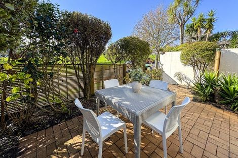Photo of property in 2/1-5 Gleanor Avenue, Oteha, Auckland, 0632