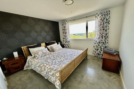 Photo of property in 204 Eskridge Drive, Eskdale, Napier, 4182