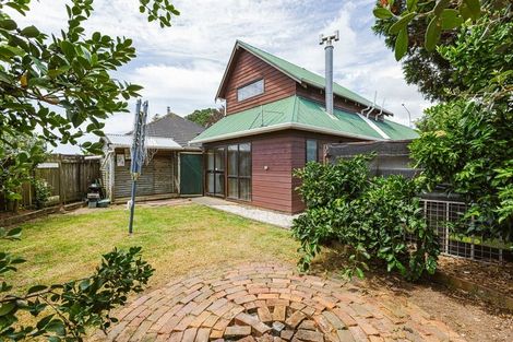 Photo of property in 2/283 Massey Road, Mangere East, Auckland, 2024