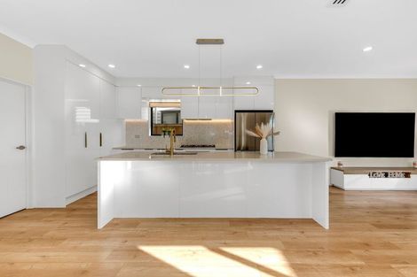 Photo of property in 9 Cloonlyon Drive, Flat Bush, Auckland, 2019