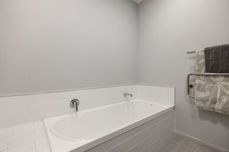 Photo of property in 6 Queens Park Crescent, Frankton, Hamilton, 3204