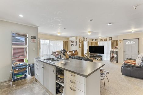 Photo of property in 2 Maire Street, Gonville, Whanganui, 4501