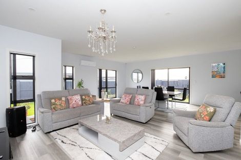 Photo of property in 22 Mcwatters Drive, Ngatea, 3503