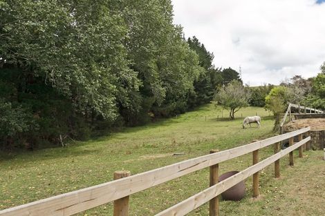 Photo of property in 280 Inland Road, Helensville, 0875